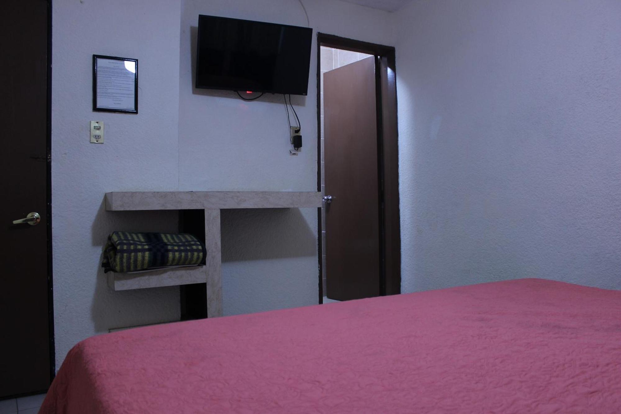 Hotel Plaza Aleman Leon Room photo